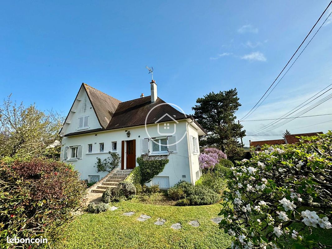 Maison 6 pièces 148 m² · à Cellettes · 148 m² · 275 900 €