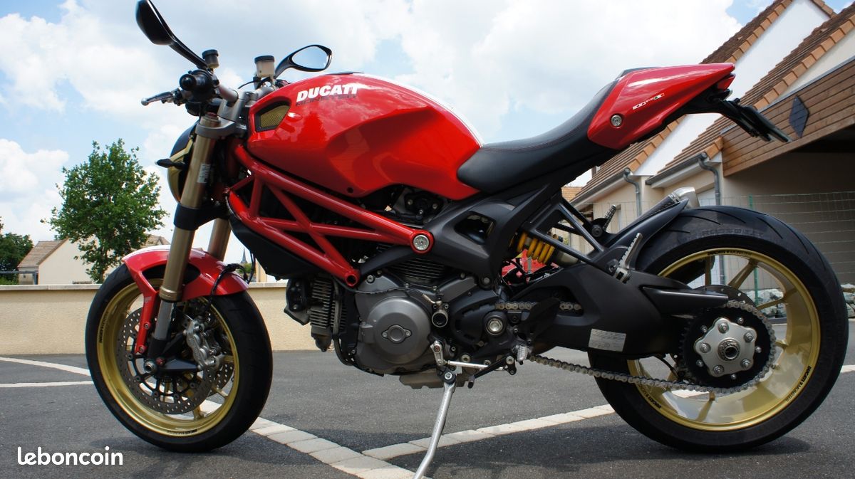 Ducati monster 1100 evo (image 2)