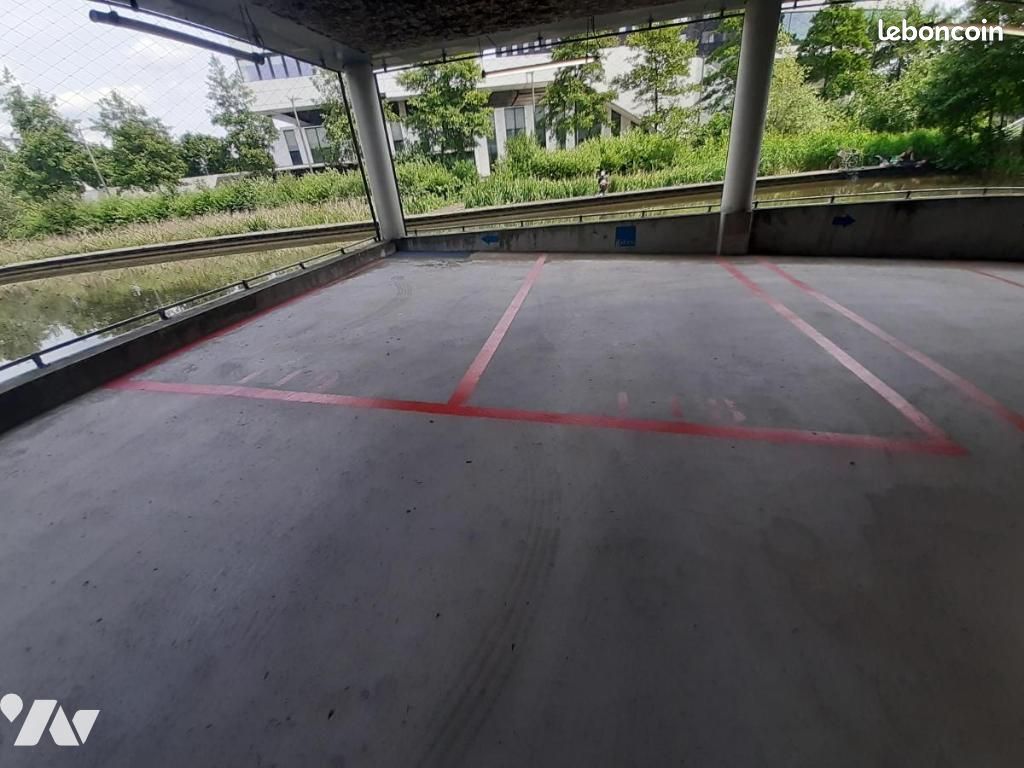 Parking LOOS · 71 €/mois