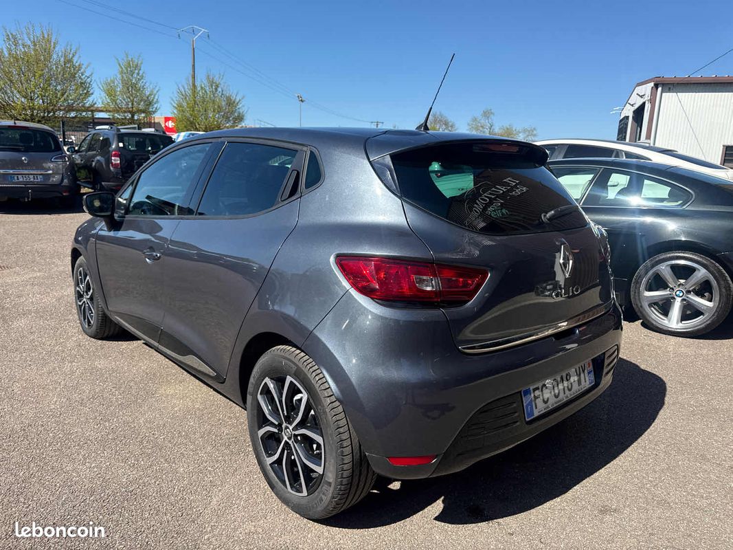 Renault clio iv 0.9 tce 90ch limited / etat neuf / tres faible kilometrage 1430 kms (image 3)