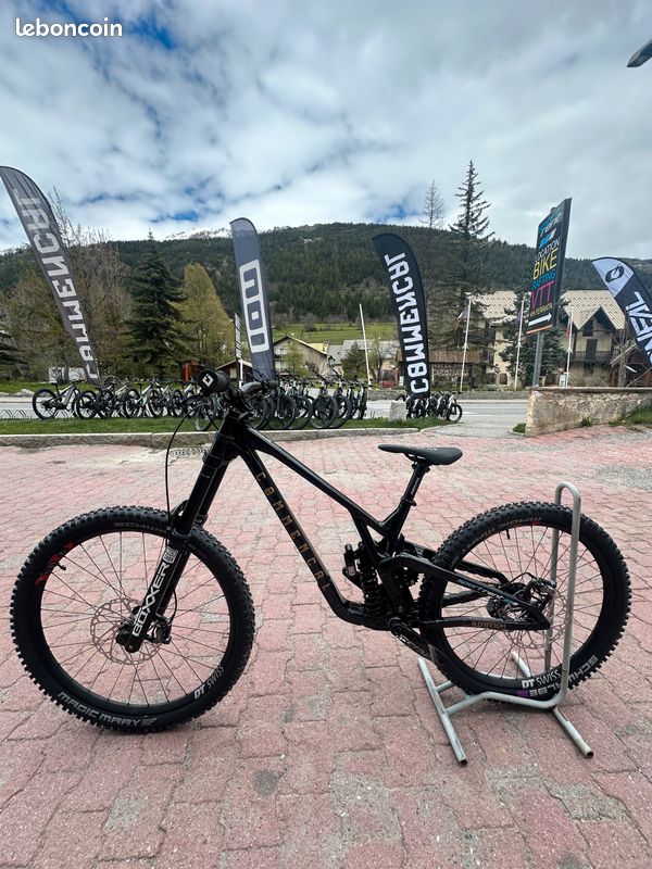 VTT occasion COMMENCAL Supreme DH V5 Glittery Black (montage à la