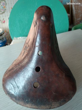 Ancien grand plumier en carton bouilli, décor pêcheur - Vendu