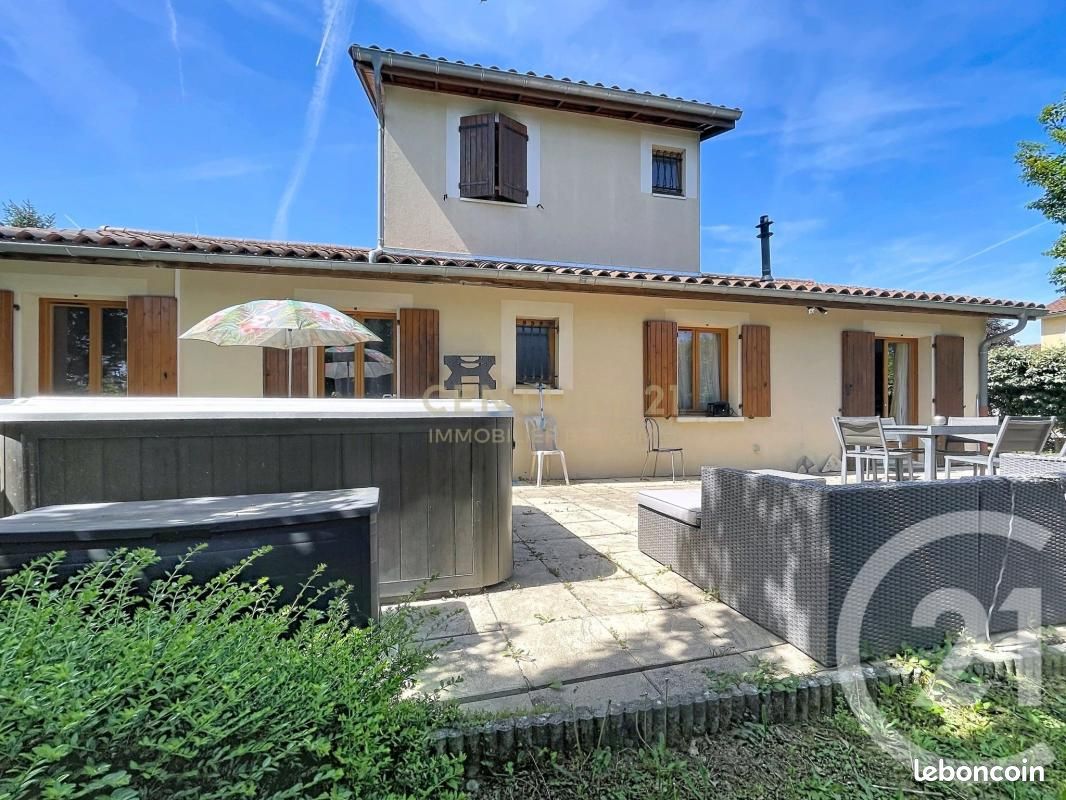 Maison 6 pièces 124 m² · à Villefontaine · 124 m² · 345 000 €