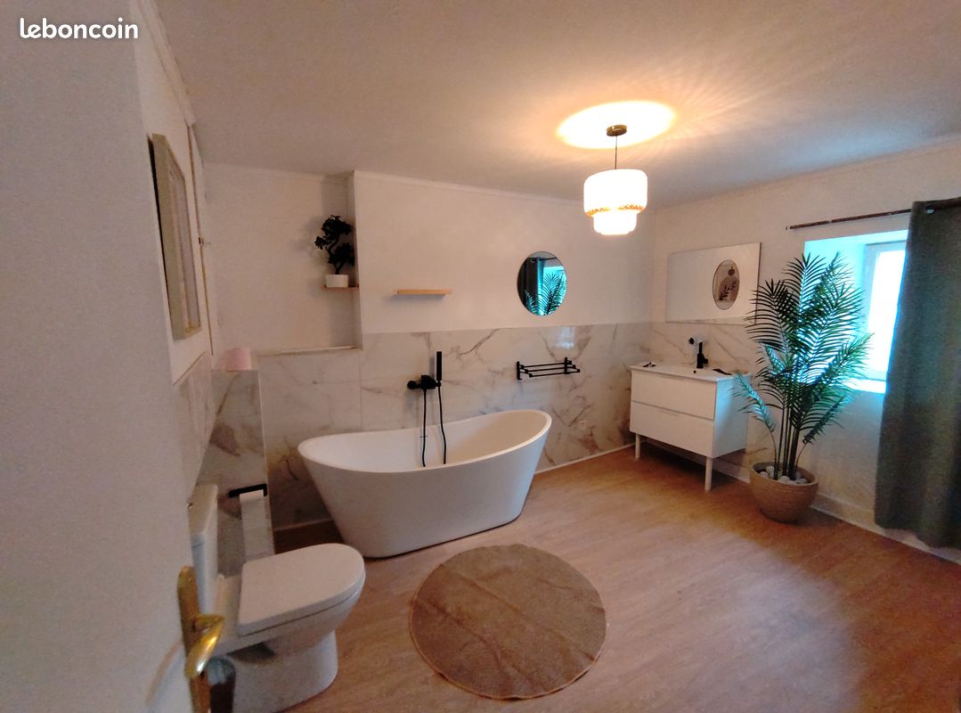 Maison 9 pièces 170 m² · à La Monnerie-le-Montel · 170 m² · 170 000 €