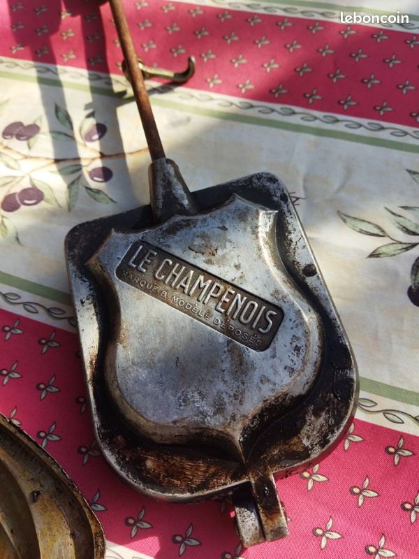 Appareil à croques ancien (image 3)