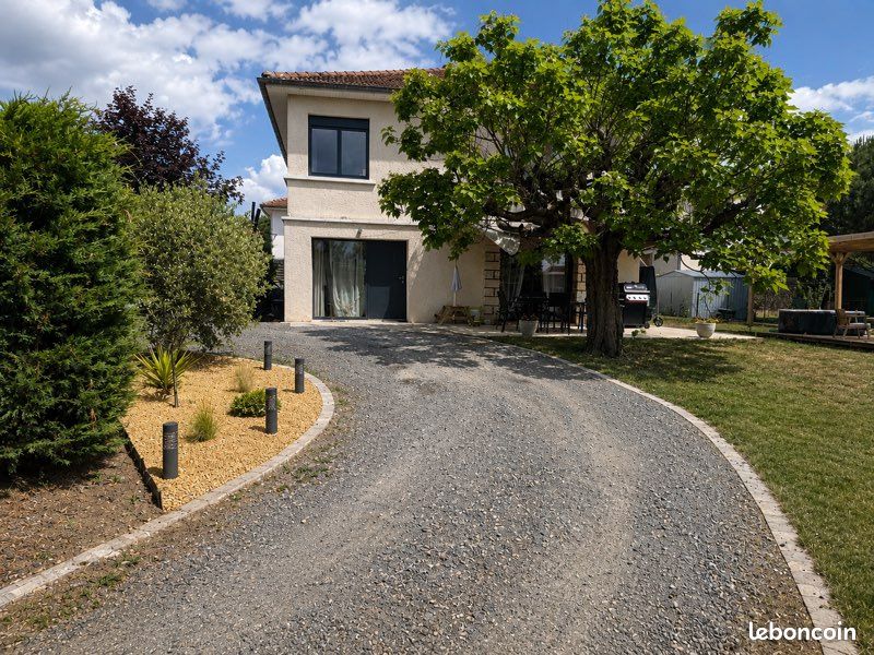 Maison 6 pièces 122 m² · à Montrond-les-Bains · 122 m² · 319 000 €
