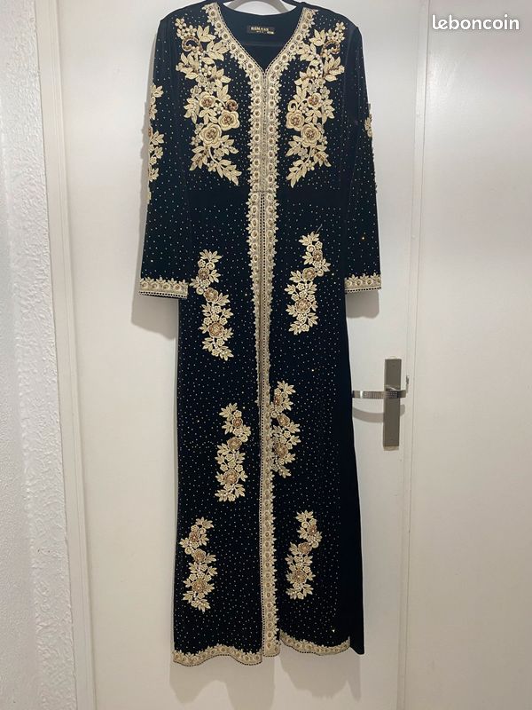 Caftan en velours noir et doré taille unique (image 1)
