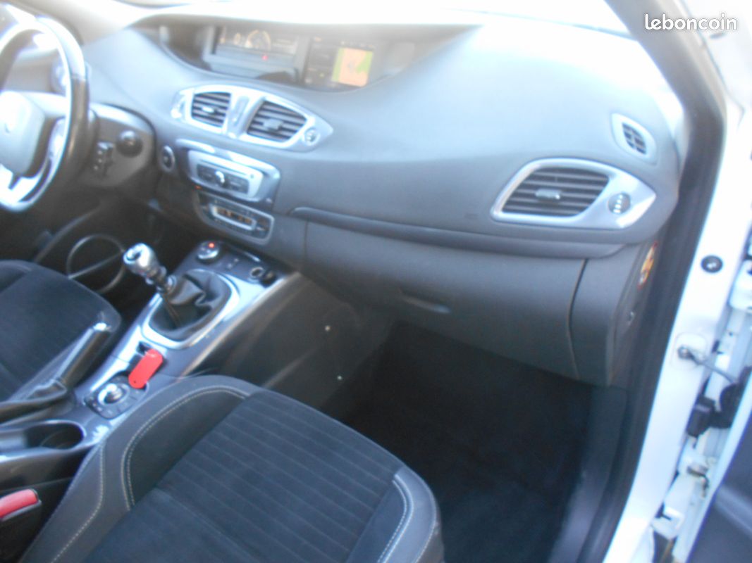 RENAULT SCENIC xmod dci 130 Energy Eco 2 Bose Edition 7cv (image 5)