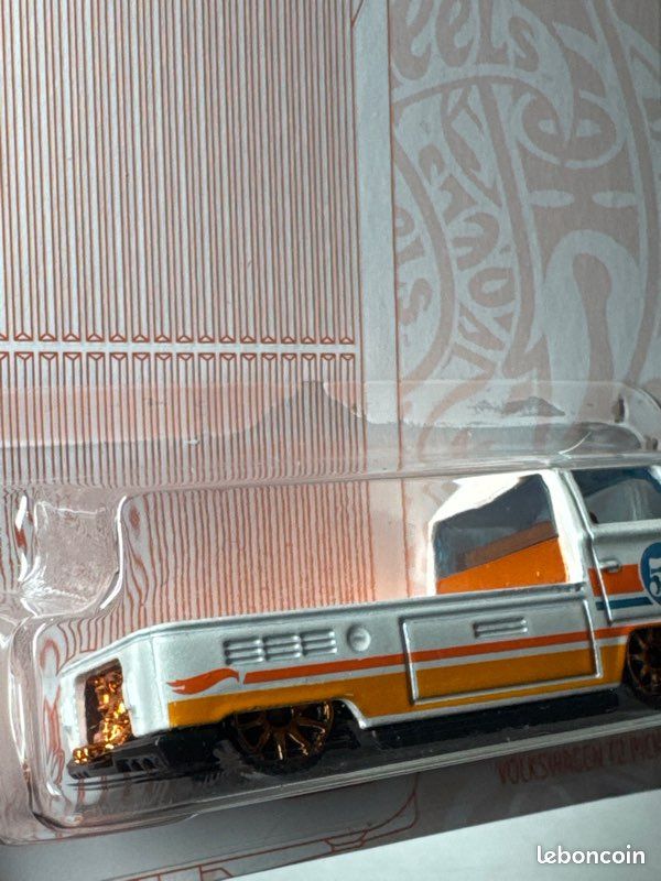 Hot Wheels 1/64 Volkswagen T2 Pickup - Édition Pearl & Chrome 52th (6/6) | Modèle Blanc