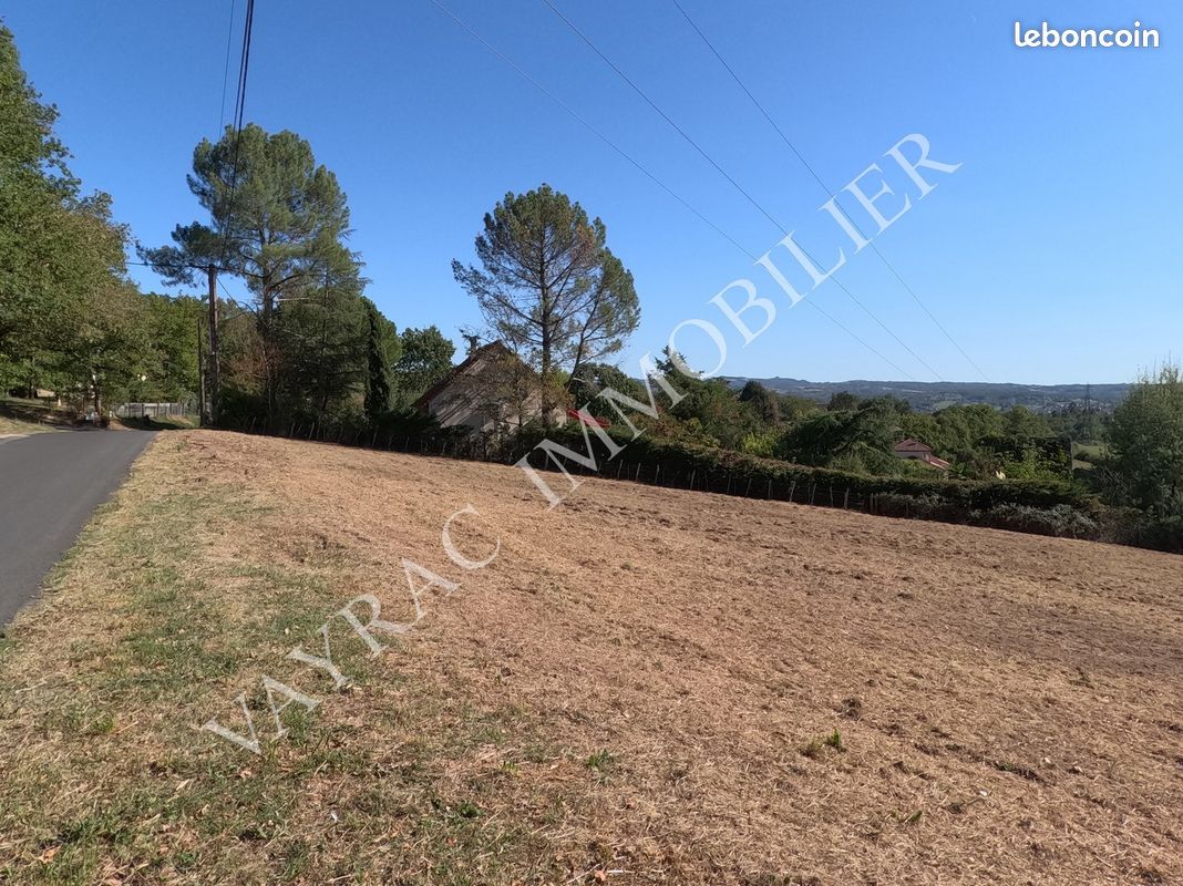 Terrain 3345 m² · à Ussac · 3 345 m² · 55 000 €