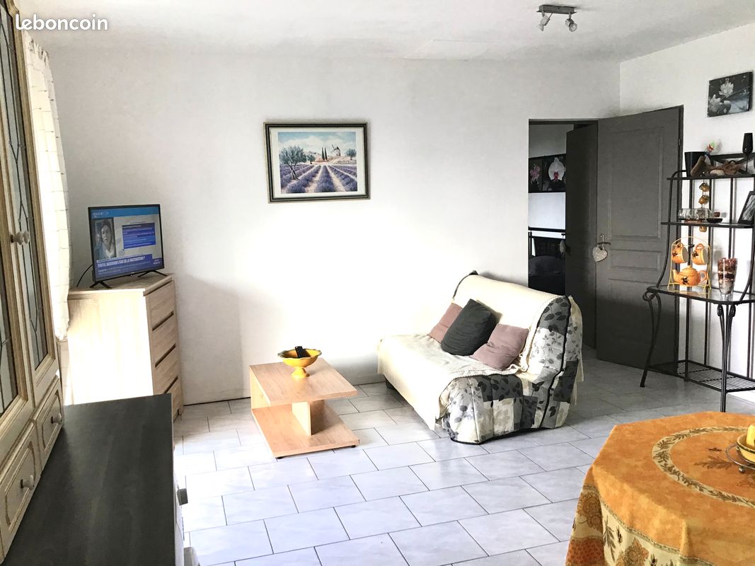 Appart F3 dans villa/vue mer/piscine/ (image 5)