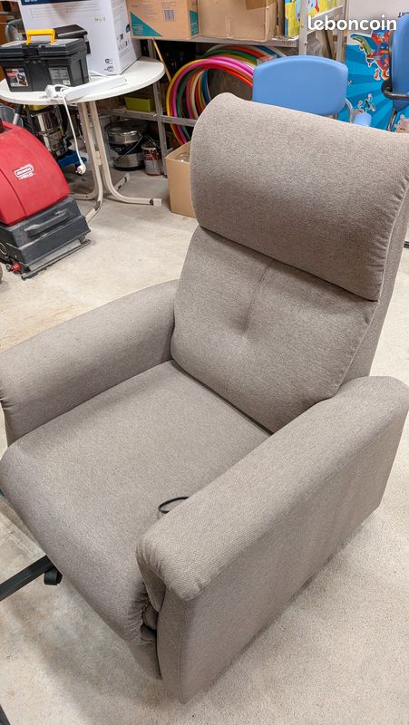 Fauteuil de repos électrique (image 1)