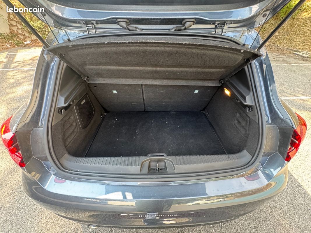 RENAULT CLIO V 1.3 TCe 130ch EDC Intens Edition One - CarPlay - Caméra 360° - Bose - Virtual Cokcpit (image 28)