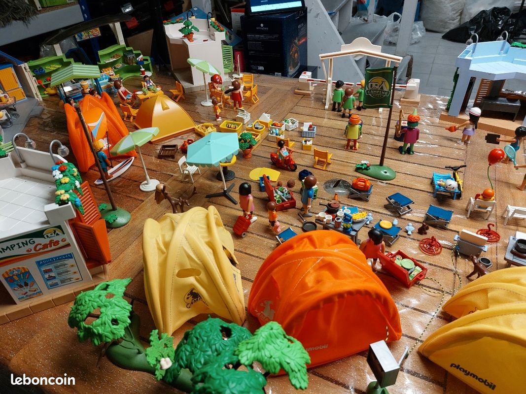 Gros Lot Playmobil Vintage - Terrain De Camping Avec Accessoires, Voitures Et Personnages