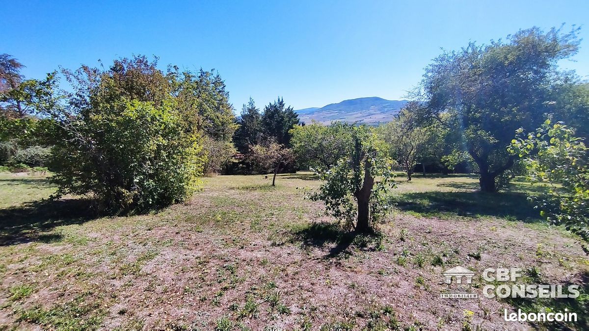 Terrain 1710 m² · à Veyre-Monton · 1 710 m² · 186 680 €