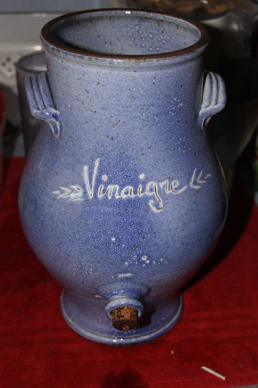 Vinaigrier bleu provence en Grès - 4 litres avec son Tabouret en Bois