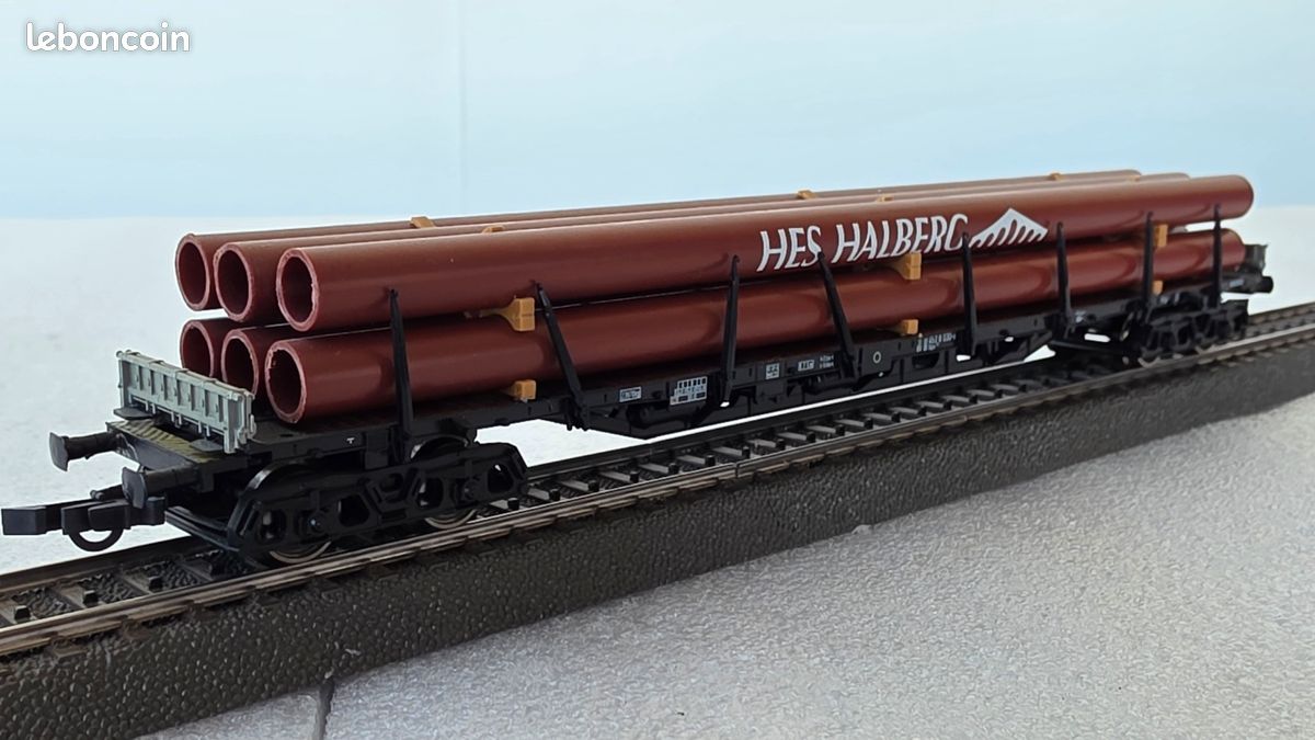 Roco H0 - Wagon plat de marchandises à 4 essieux, chargés de tuyaux avec l'inscription "HES Halberg" (image 6)