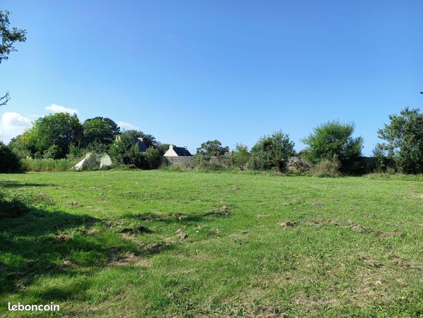 Terrain 1707 m² Plomodiern