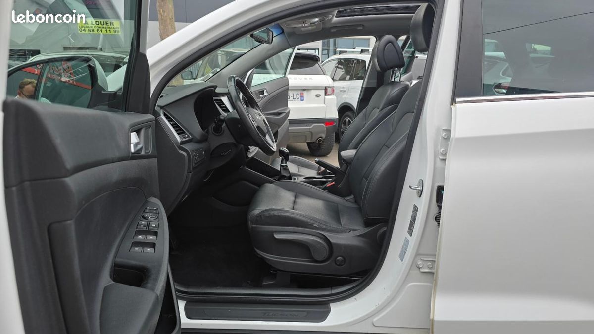 Hyundai Tucson Creative 2WD (image 22)
