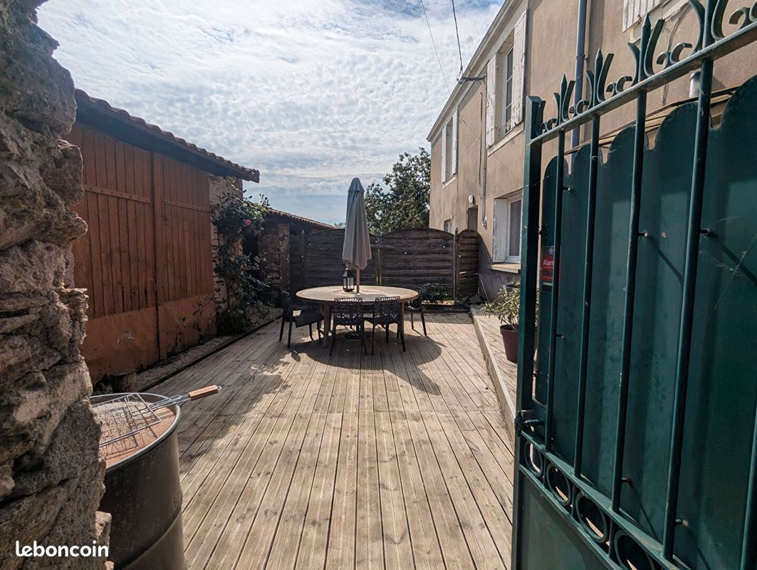 Maison 9 pièces 205 m² · à Le Loroux-Bottereau · 205 m² · 392 000 €