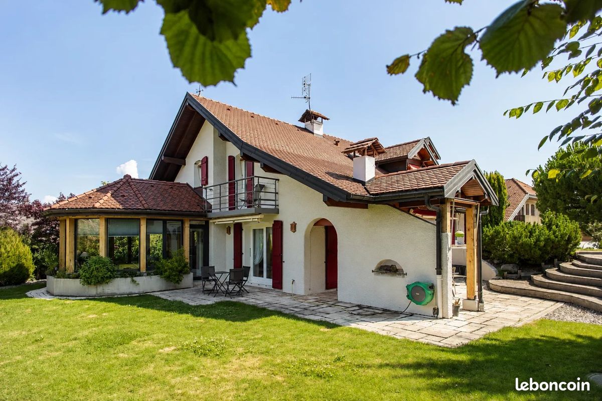 Maison 8 pièces 190 m² · à Neuvecelle · 190 m² · 925 000 €