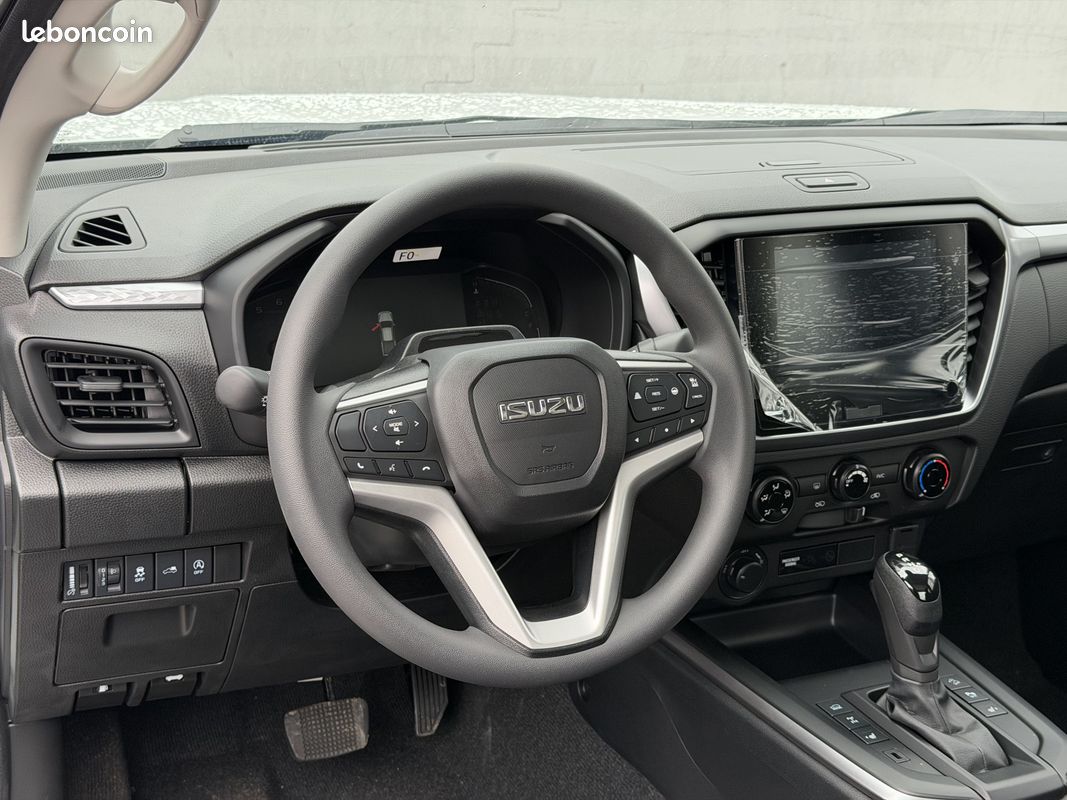 Isuzu D-Max Space Cab (Space 2+2) Evolution 2.2 Ddi BVA — Neuf 2026 - Pas de malus (image 12)