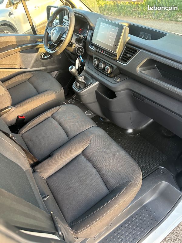 Renault Trafic L2 H2 2,0 BLUEDCI 150CV PACK GRAND CONFORT GPS APPLE CARPLAY + CLIMATISATION + LED + RADARS AR + GALERIE (image 3)