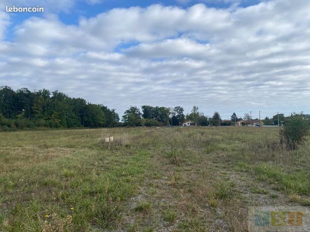 Terrain 2100 m² TOURNOUS DEVANT