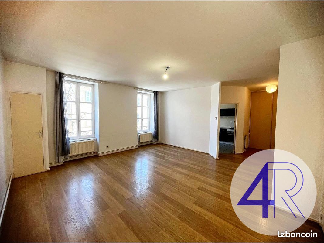 Appartement 3 pièces 77 m² · à Belleville-en-Beaujolais · 77 m² · 834 €/mois