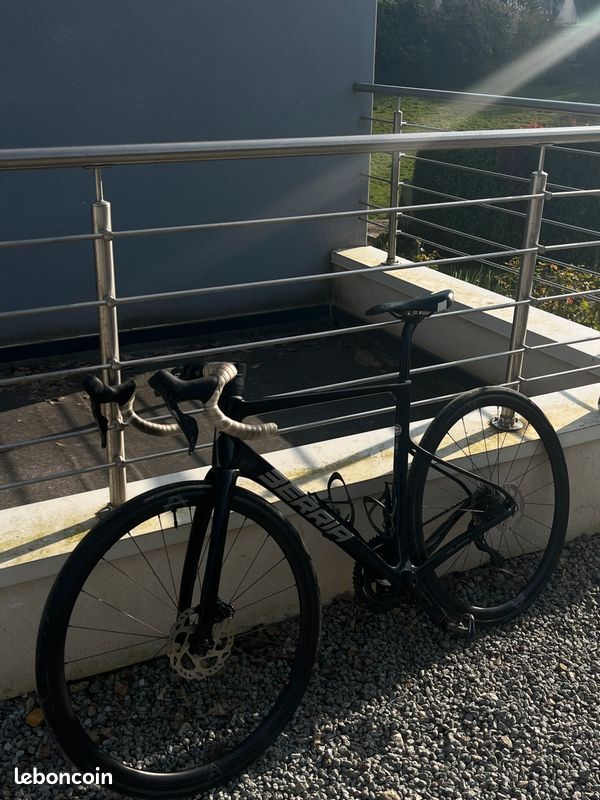 Vélo de route (image 1)