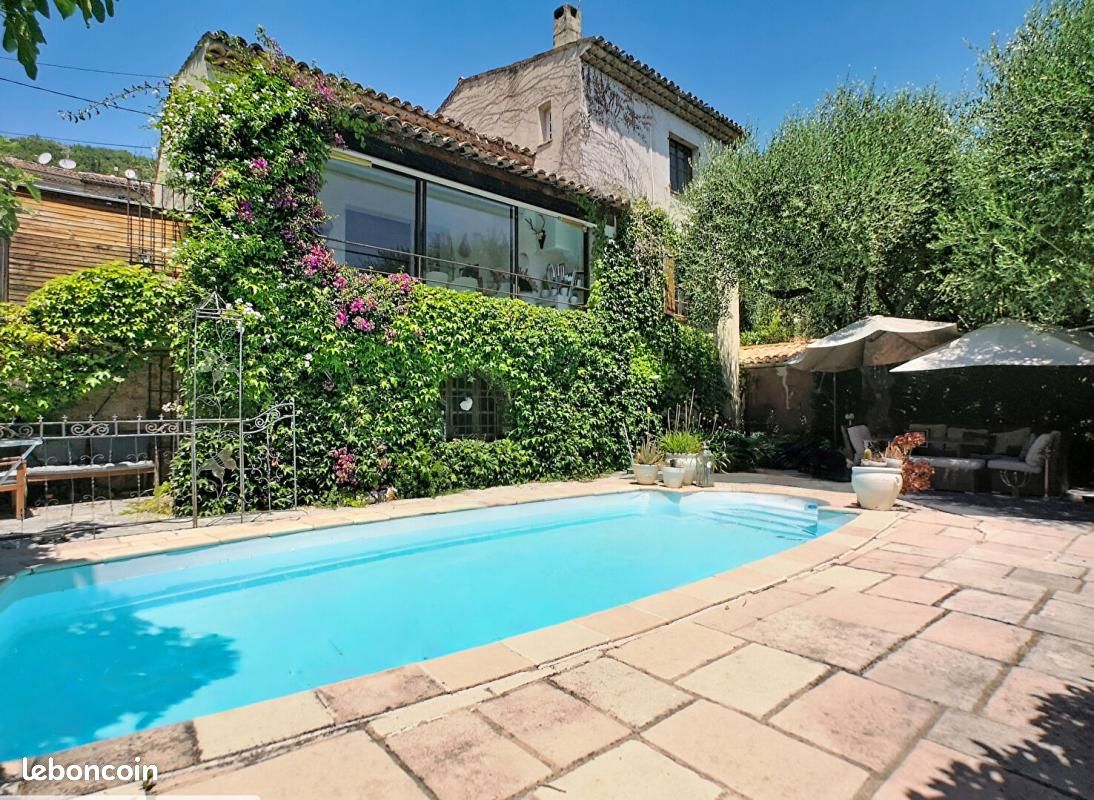Maison 7 pièces 138 m² · à Grasse · 138 m² · 764 000 €