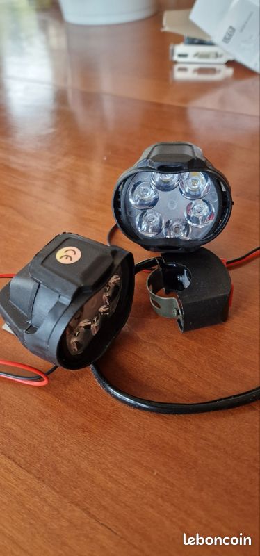 Paire de feux leds pour trottinette ou vélo électrique, autoportée..etc (image 2)
