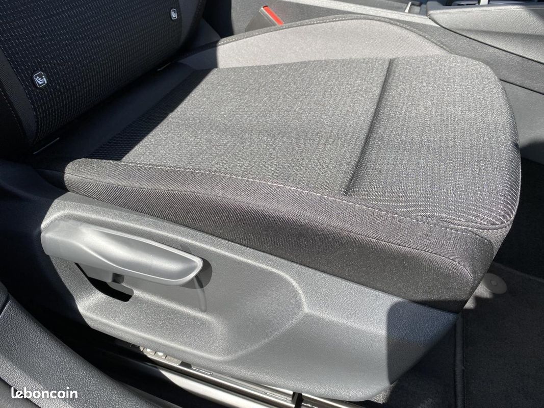 Skoda octavia combi iv (2) combi 2.0 tdi 150 selection dsg7 pack confort / hiver (image 9)