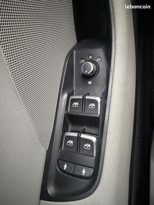 Audi A3 Sportback 2.0 tdi 150ch S-LINE S-tronic - Xenon Virtual Cockpit Camera de Recul (image 17)