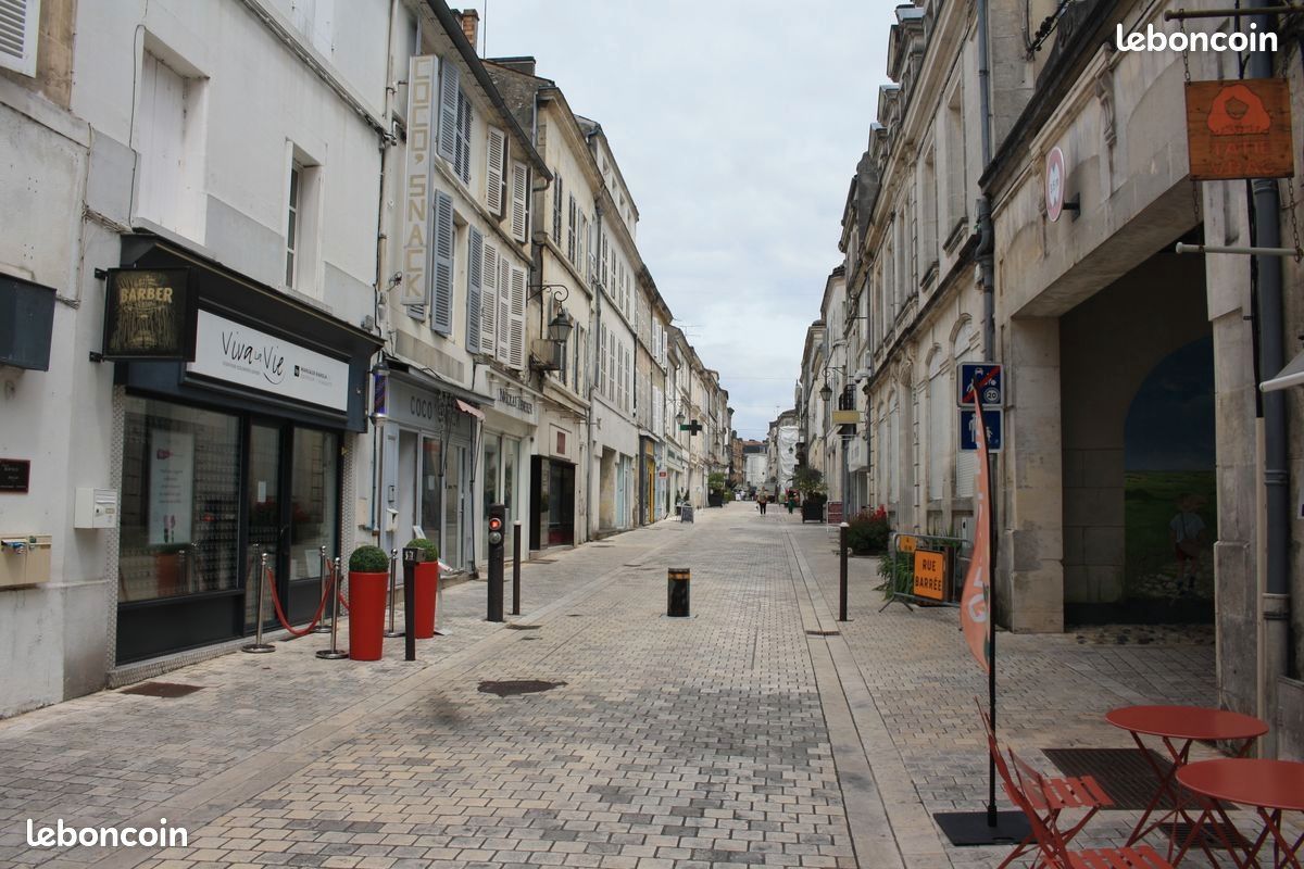 Immeuble 9 pièces 180 m² · à Cognac · 180 m² · 190 000 €