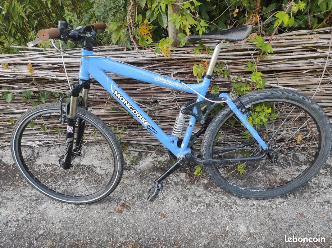 VTT moongoose swashbuckling bleu Vélos