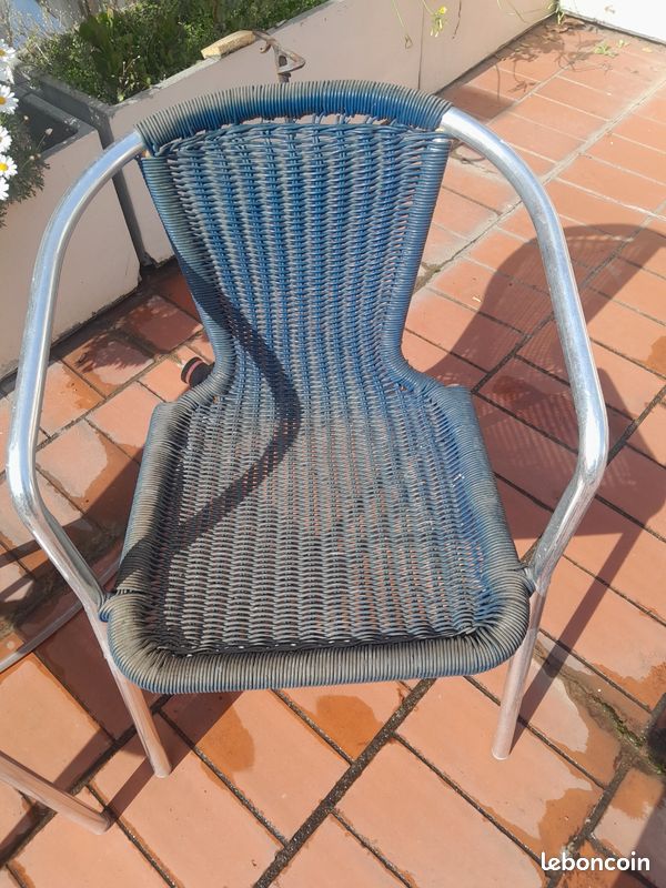 Chaises restaurant (image 2)