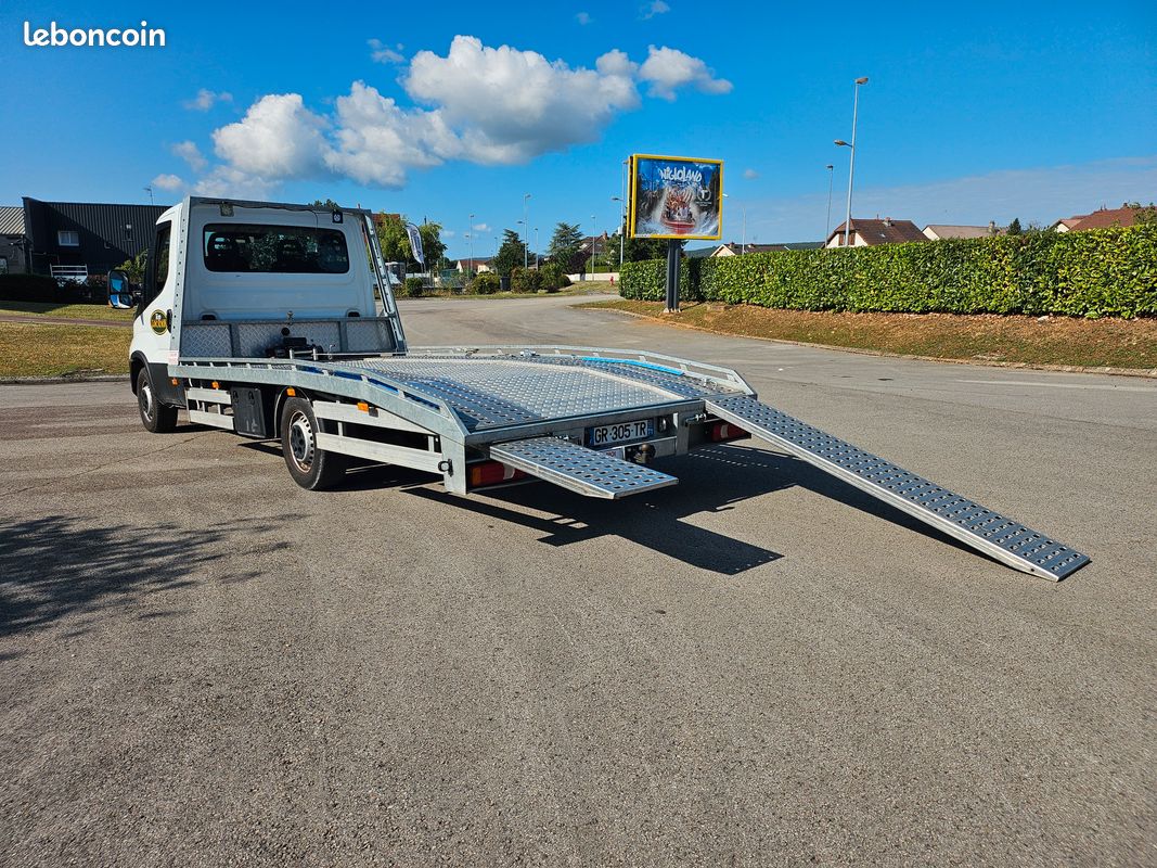 Camion dépanneuse IVECO 35S14 d'occasion (image 4)
