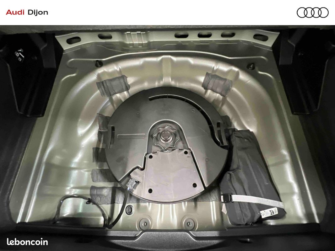 AUDI Q2 35 TFSI 150 S tronic 7 S line (image 15)