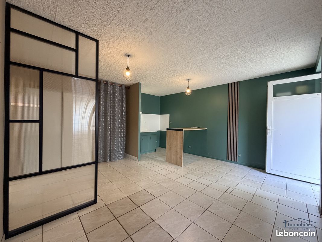 Appartement 2 pièces 35 m² · à Connerré · 35 m² · 500 €