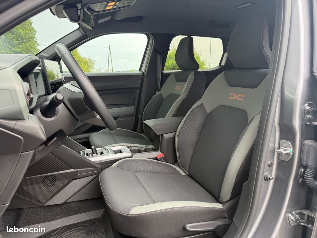 DACIA DUSTER TCe 141cv Hybride 4x2 EDC Extreme - Sièges Volant chauffants / CarPlay / Caméra 360 - (image 13)