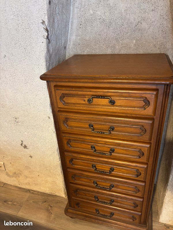 Commode (image 1)