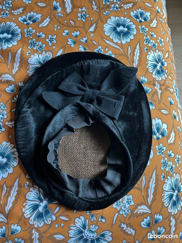 Chapeau Vintage Années 40 En Crêpe Plissé Avec Gros Nœud - Noir Et Marron - Taille Unique - Occasion Bon état