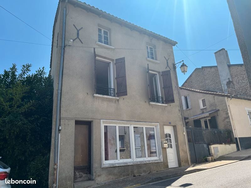 Maison 6 pièces 156 m² · à Saint-Saud-Lacoussière · 156 m² · 77 420 €