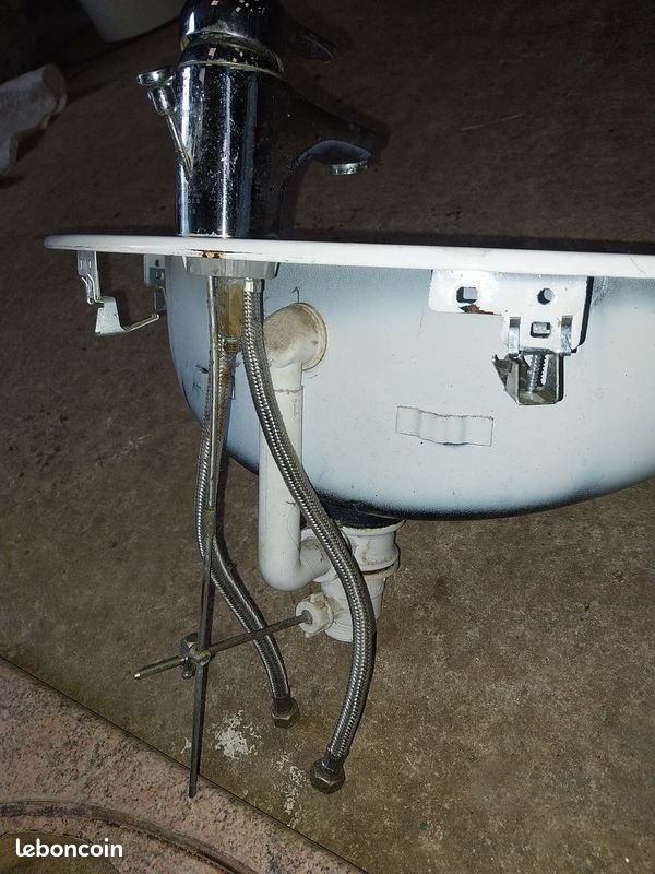 Vasque émaillée avec mitigeur et siphon (image 2)