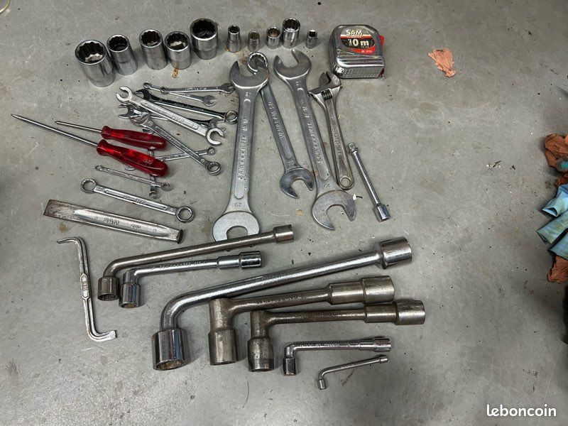Lot 37 outils Sam (image 1)