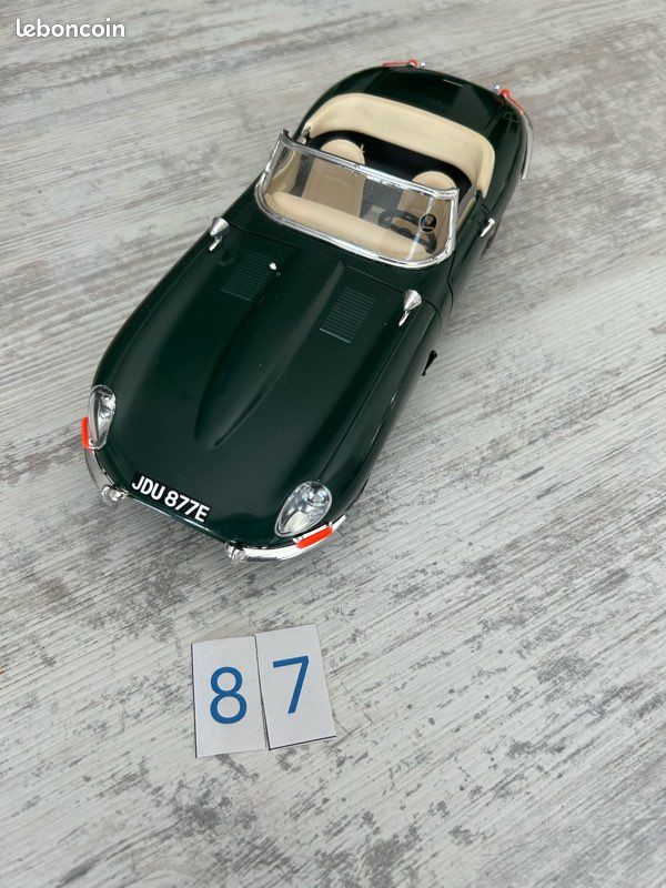 Jaguar type E 1961 Burago 1/18 - Collection