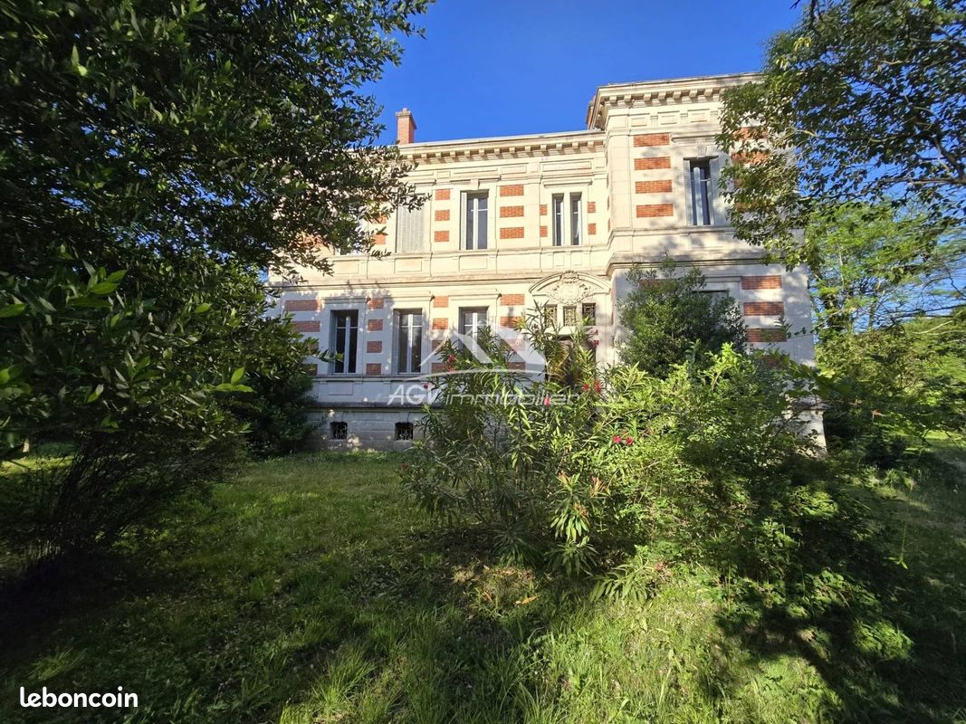 Maison 15 pièces 365 m² · à Alès · 365 m² · 395 000 €