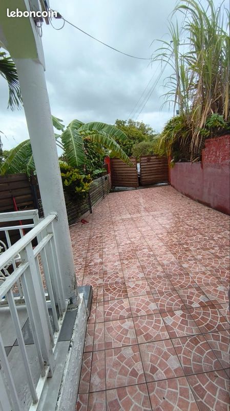 Maison 4 pièces 120 m² · à Sainte-Anne · 120 m² · 950 €/mois