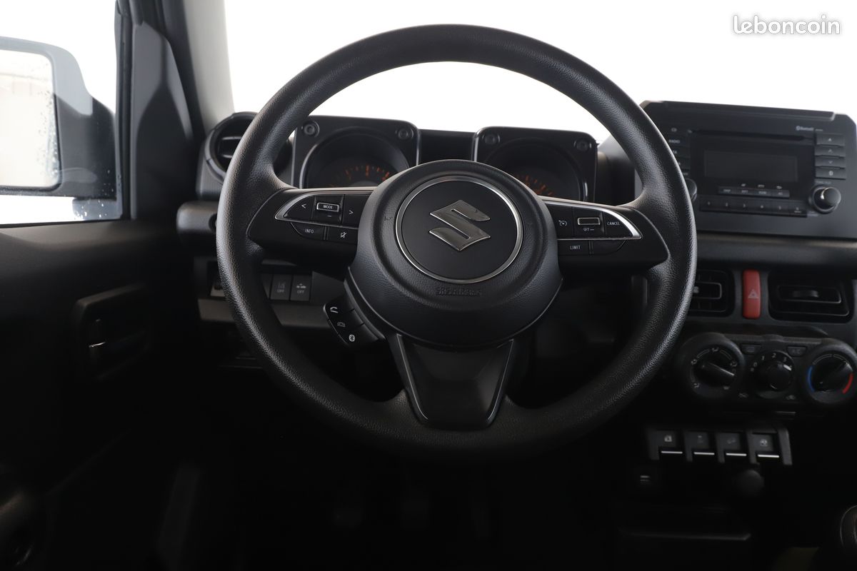 Suzuki Jimny 1.5 VVT Privilege 2PL 102 ch (image 9)